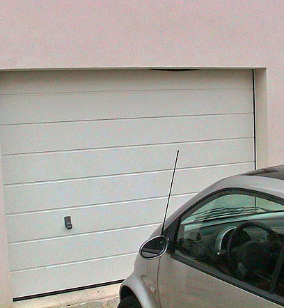 Porte de garage blanche